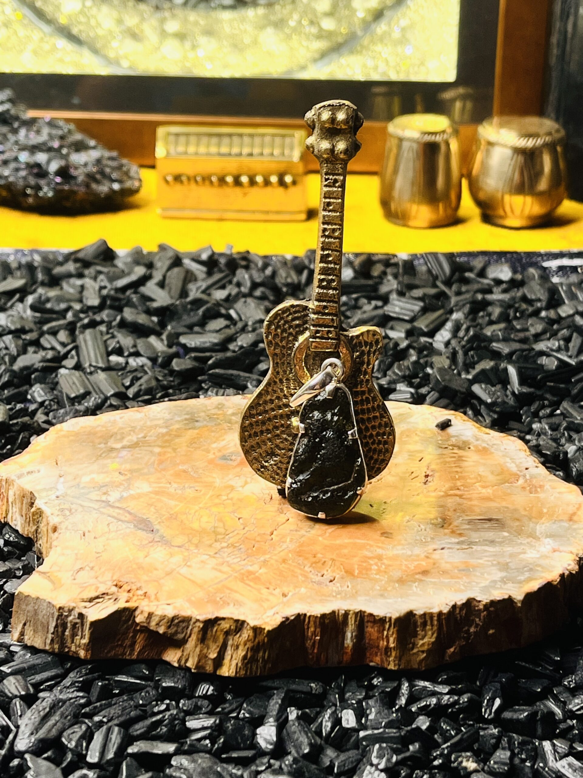 green moldavite pendent - Image 6