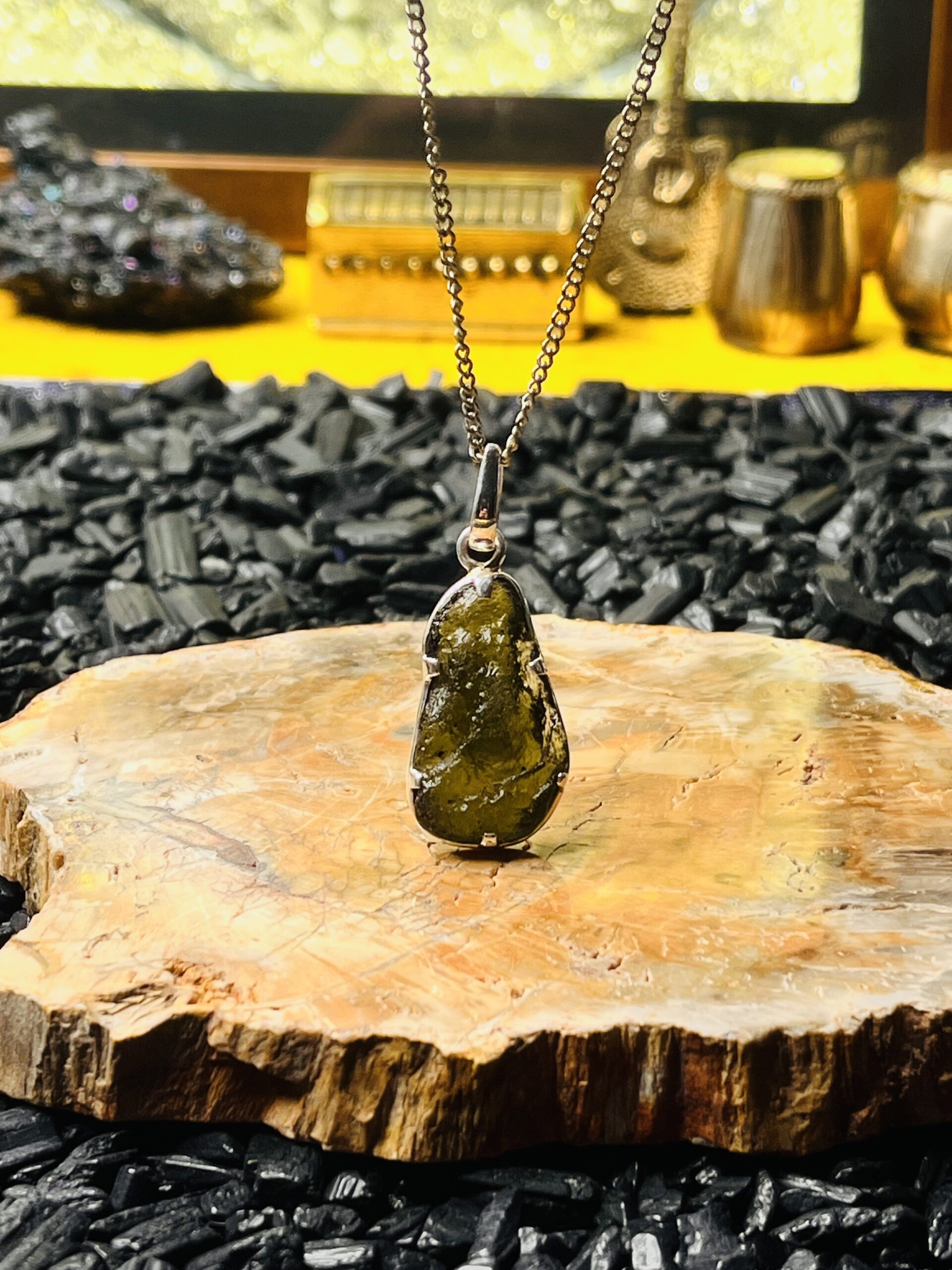 green moldavite pendent - Image 7